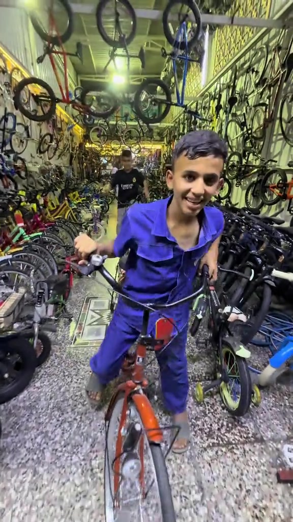 البيدي والسانتوس الاصلي وبي ضمان فقط يم معرض ابو سجاد عنوانه بغداد شارع فلسطين للاستفسار *********** متوفر توصيل لجميع انحاء العراق#الهم_صلي_على_محمد_وأل_محمد #معرض_ابوسجاد_للبايسكلات #بايسكل_ياباني #بايسكلات_اصلية #بايسكل_جبلي 
