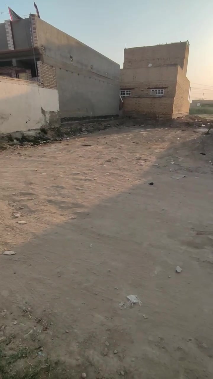 قطعه ارض للبيع المساحه الكليه {250متر} تبعد عن شارع العام 100 متر\\طابو زراعي سند 25// بسعر مناسب جداً ب 32 وبيها مجال قليل// الموقع طريق المعاره بالقرب من حسينيه السجاد \\ الاستفسار أكثر خاص او اتصال ***********
