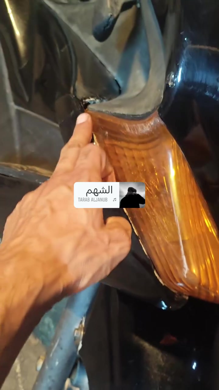 سلام عليكم شباب كفرات جيتي كامل نفس ما واضح بل مقطع اسود بس البجم رصاصي ومسوي فبلون اسود ول شبر صفحت اليمنه معمر اشرت علي هم فبلون مسوي وباقي الكفر كله بحاله جيده سعره700كامل هوه ول مصدات*********** تواصل متواجد فيس وتساب
