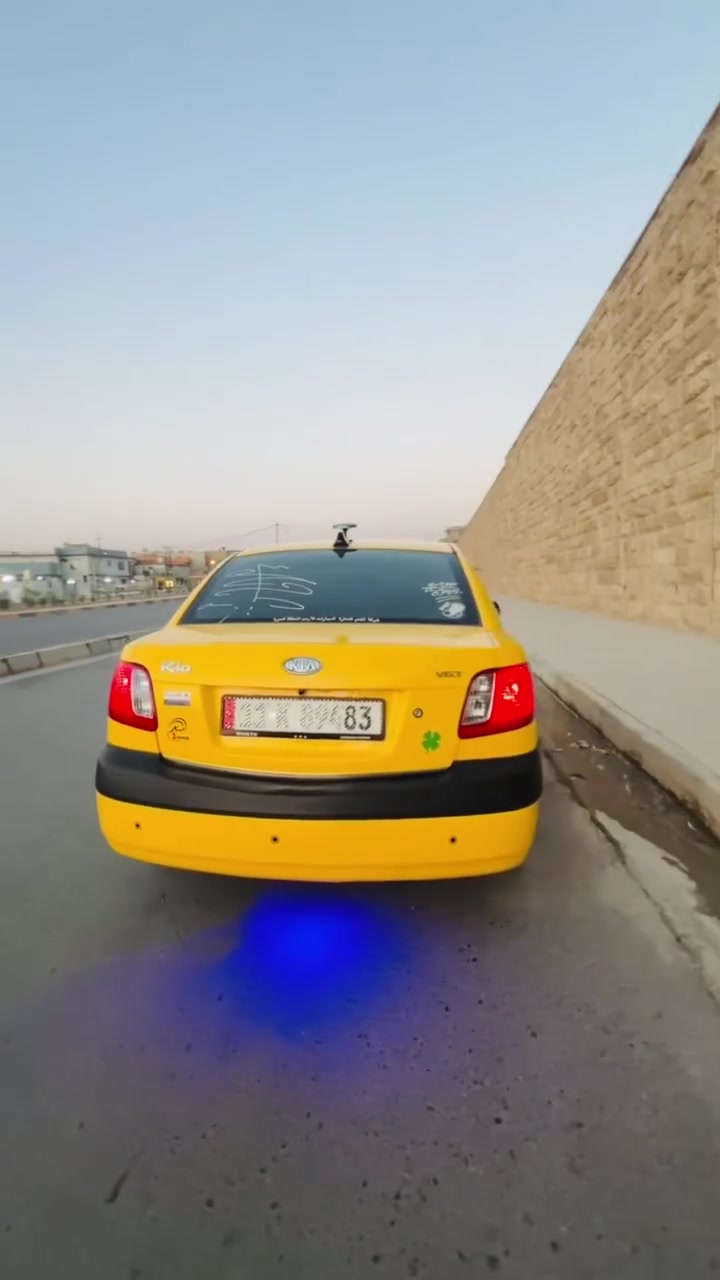 للبيع كيه ريو أمريكي موديل 2009 مكينه وكير شرط محرك 16 كير توماتيك كابون بانزين ماستر بيها هىيه وغرامات صفر رقم انكليزي هزه جديده سنويه لي 2031 شرط الوكاله والتحويل بل موصل السعر 80 وبيها مجال بدون ضرر جاملغ كدام وبوند تبديل بدون دواخل السياره فول توماتيك جامات كهرب مري كهرب تحكمات جهتين شاشه كاميره سستم سماعات وايرمنيه كلها شغاله طخم ورا وكدام جديد طخم تايه جديد استيرن بور جدد سياره جاهزه ربع ما يعوزها كبل ع شارع *********** // ***********  مكان السياره موصل جانب الايمن
