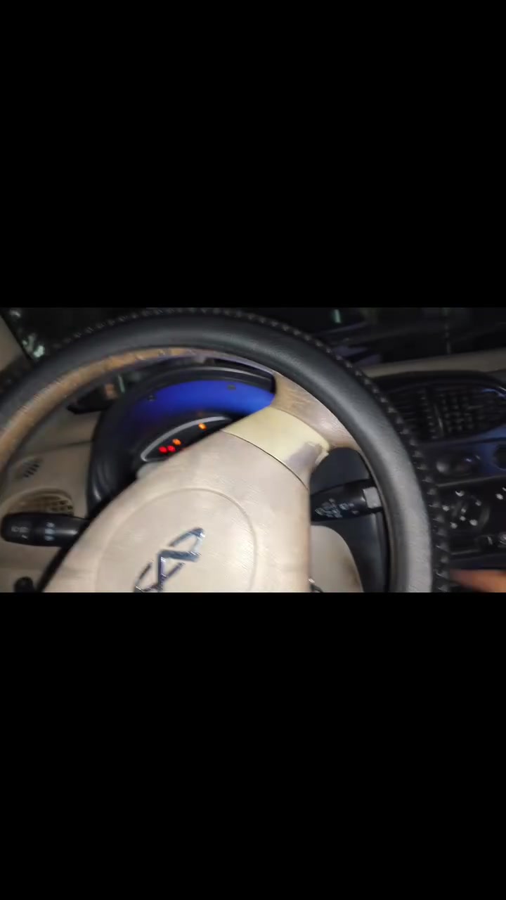 @إشارة ‏السلام عليكم اخوان 
‏موديل ٢٠١٣ ✨
‏رقم بغداد🚙
‏تبريد ثلج❄️ وتدفئة 🔥 شغالين فول
‏كير اوتوماتيك 🚦محرك شرط 👌🏻
‏باتري جديد 🔋
‏جامات قفل اوتوماتيك 
‏مابيها صبغ بس البا الخلفي شويا ووشووويا من البوند 
‏سنوية منتهيه تحويل ثاني يوم 📝📇
‏السعر 36ورقة💵 وبيها مجال بسيط
‏الله شهاد السيار مفول ولك وماماشيا الاقيل جانت  مال صيدلان 
‏واخوان نقطه راس سطر السياره صورتها الله شهاد عليه لاموديها غسل ولا منضفها اصلا يعني تتنضف تطلع غير شكل 
‏عنوانها موصل حي الوحده هذا رقمي وبي واتساب ‪***********‬
