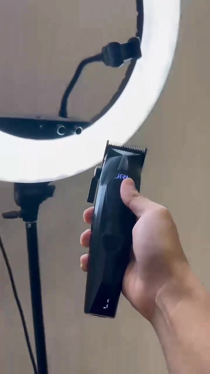 مكينة جي ارل سوده تدريج اخر اصدار
سعرها 150 وبيها مجال

***********
