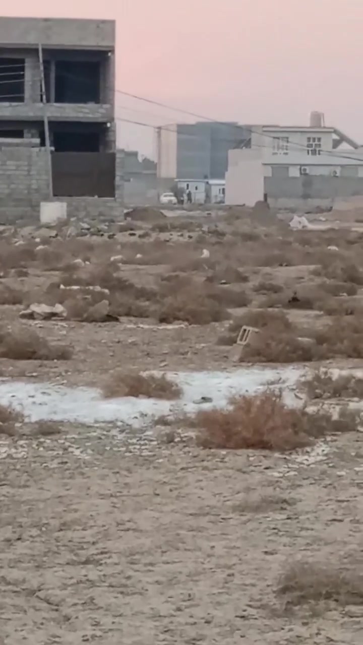اخواني من رخصة صاحب المنشور متاح قطعه 250 متر رقمها 1461/8 طوقاتلي خلف المحكمه الجديده تبعد عنها بحدود 500 متر مفروزه والمنطقة شبه مسكونه ودخلت بلديه بأسمي سند ابو الشعار وتحويل ثاني يوم للتواصل علئ ***********
