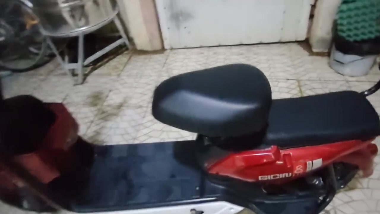 للبيع دراجة كهربائية (سكوتر) بحالة جيدة 🔥

🔴 اللون: أحمر وأبيض
🔋 كهربائية وتشتغل بالشحن
🛒 بيها سلة أمامية
🪑 مقعد مريح ومقعد خلفي للراكب
✅ مناسبة للاستخدام اليومي والمشاوير

📍 الموقع: (ديالى الخالص) 
💰 السعر: (300وبي مجال)) 

للاستفسار لاتصال على الرقم((***********))
