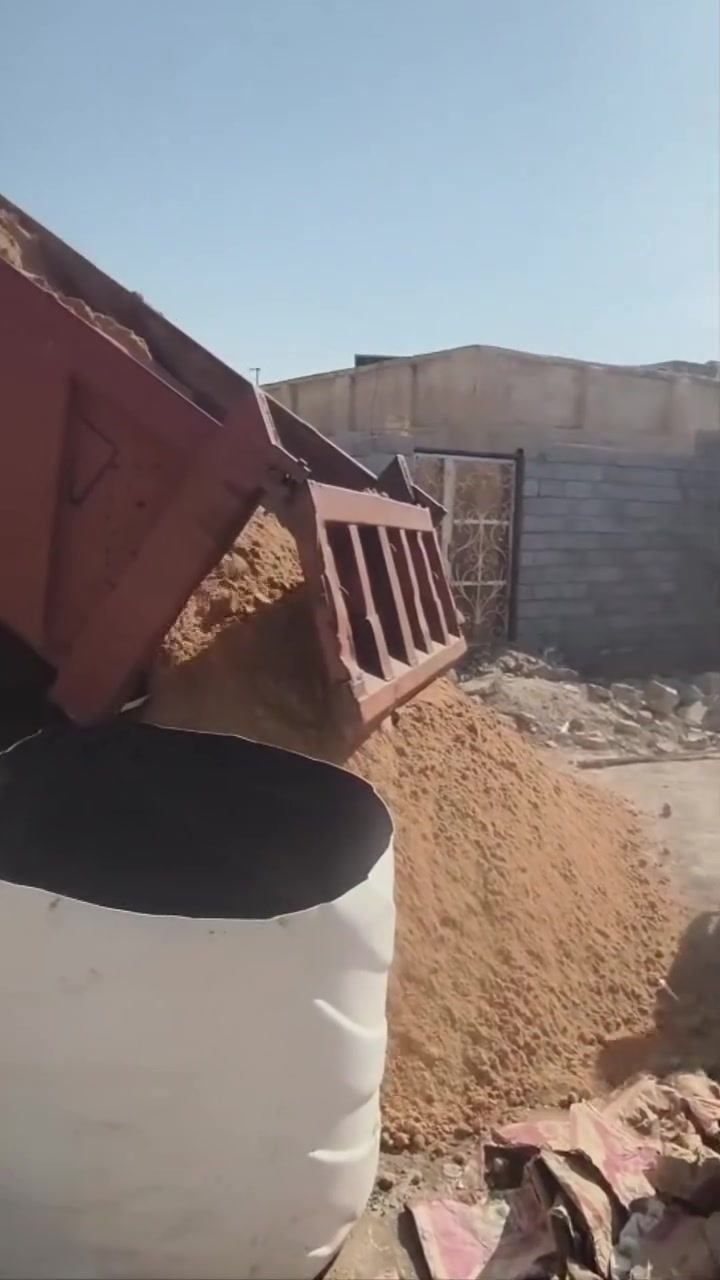 سلام عليكم يوجد لدينا رمل لاباخ حمل فول بدون كبان السعر حسب المكان نتصل وتدلل وكون خادم ***********
