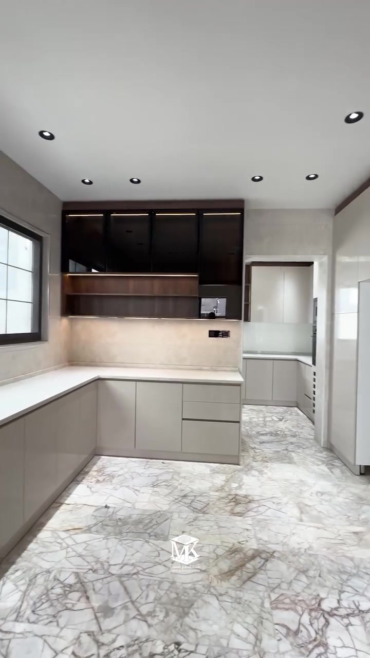 مطابخ - ديكورات - غرف نوم - غرف ملابس  
من اعمالنا المميزة في تصميم وتنفيذ المطابخ
📍 بغداد – المنصور، شارع 14 رمضان
📞 *********** | ***********
