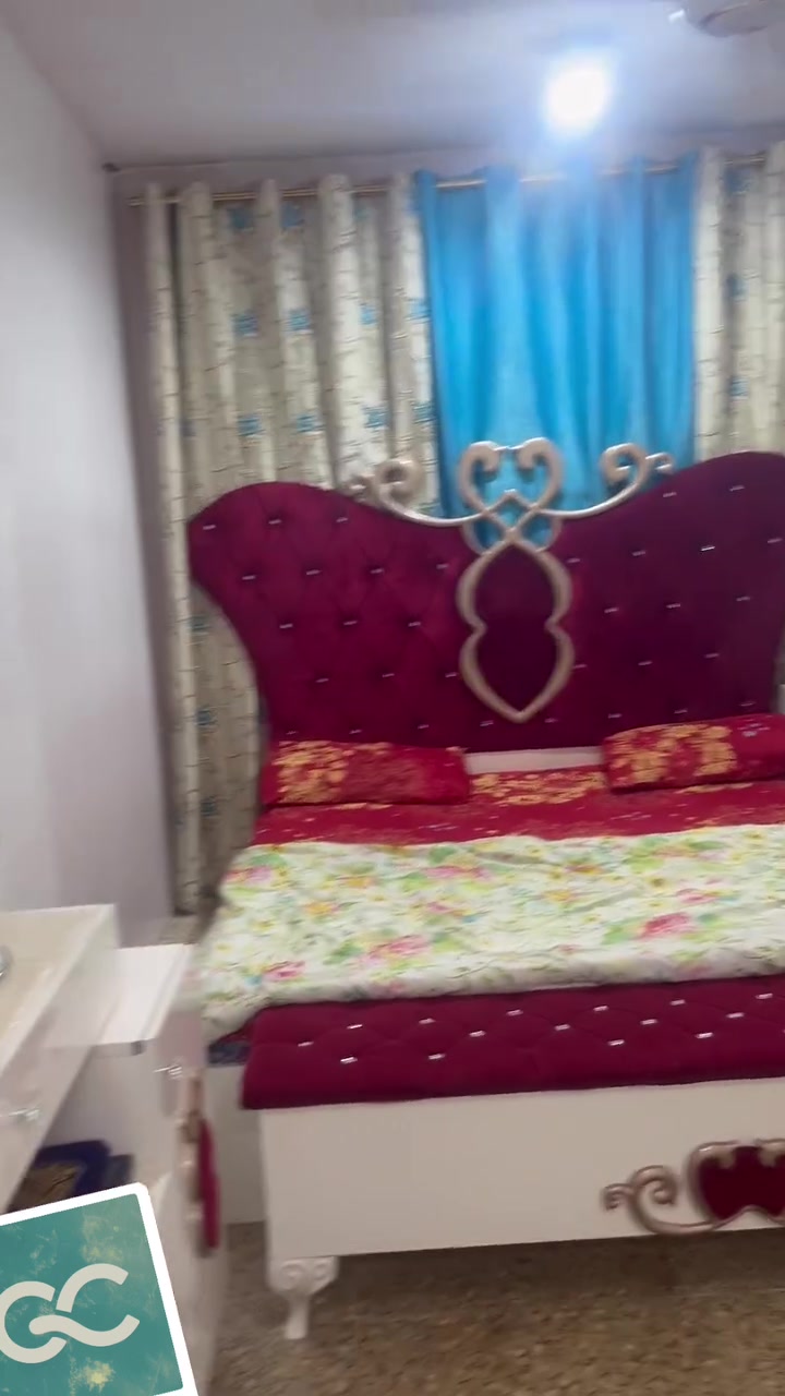 غرفة نوم مستعملة شي قليل مستعجلين على بيعتها ***********
