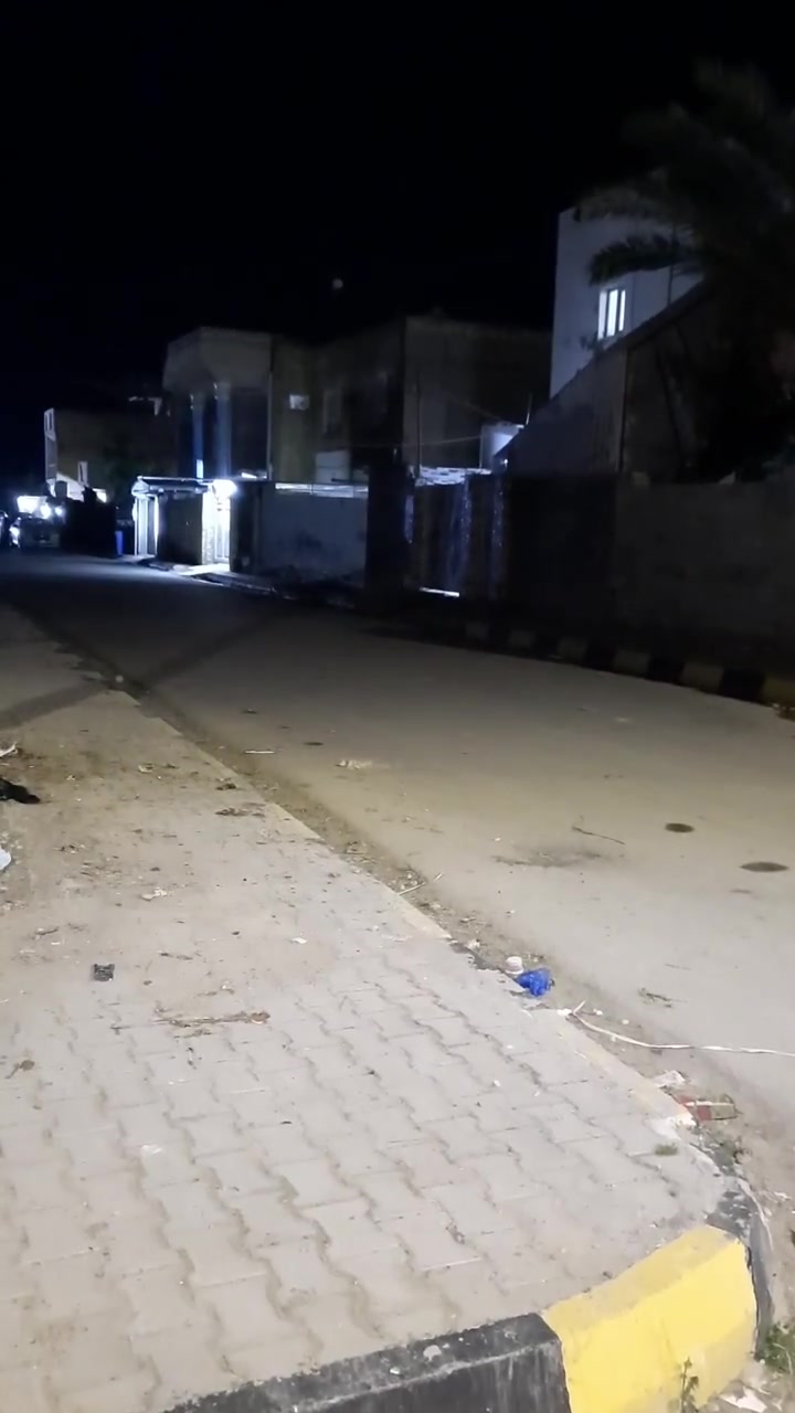 السلام عليكم
قطعه ٢٠٠ متر حي الوحده قرب الحي الصناعي للإستفسار ***********
