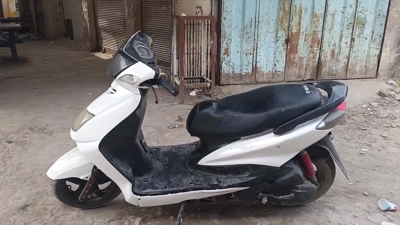 دراجة سكنس يابانی 140
الدراحة نكرة سلف 
كهربأيات كله شغال 
مكينه ناعمة مثل ما موضح بالفيديو 
الدراجة مفتوحه مره وحده مبدل ولفات فقط
 الدراجة شلعه و معدل
 للمراوس او البيع متواجد واتساب وخاص 

***********
