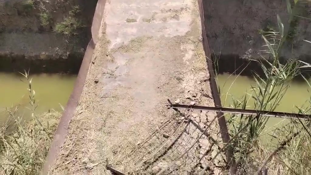 للبيع
جسر كرواتي طول6امتار ونص المكان ذي قار  قضاء الفجر اللاستفسار الاتصال ***********
