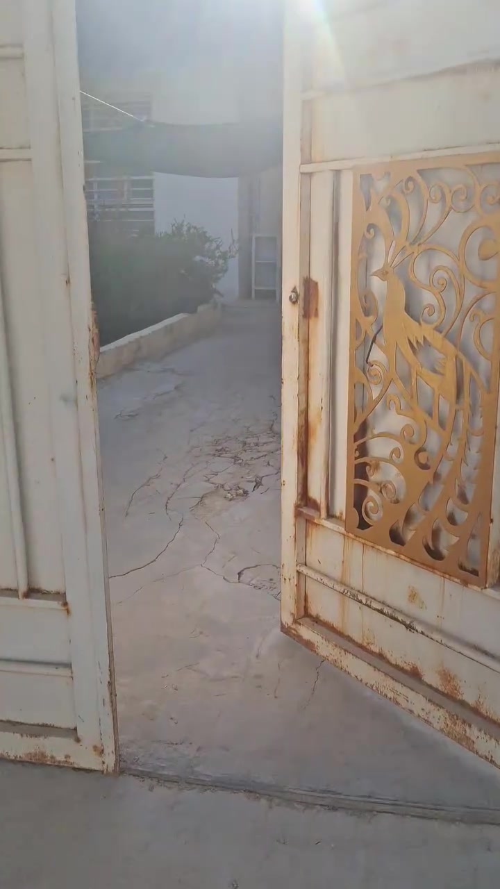 بيت للاجارفي شارع الحوراءزينب فوك من فندق البارون عامود٨٤مساحه البيت ٣٠٠مترالتصوير بالفديو الاثاث الموجود كله للبيع على الراغب الاتصال على ***********
