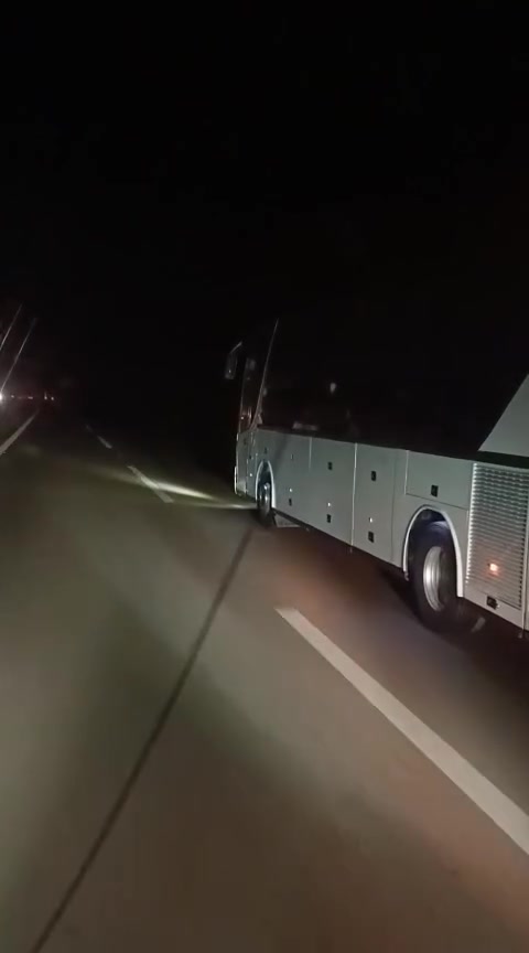 السلام عليكم باص الفنيه لبيع سياره جاهزه تبريد مكينه كير خير من الله المكان ناصريه مركز ***********موجود باتساب
