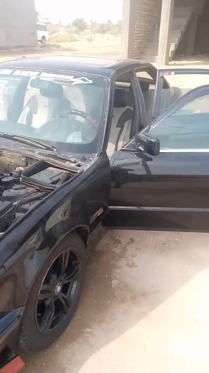 سلام عليكم بي ام موديل ٩٢ نضيفه محرك ٦ سلندر مسكر عدل كير عادي مراوس بوتوماتيك حجم 
٥٢٥ مكاني كربلاء طويريج ***********
