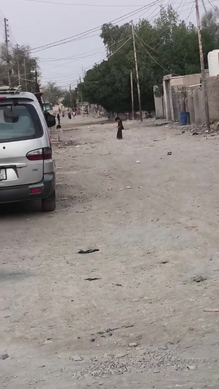 بيت ا.    100 للبيع بسبع تلاف قريب ع مدارس الجديده قريب ع شارع البره مقابيل حسينيه لامام جواد بيت 120بس اني ابيع ميه متر بيت خير من الله كلشي ما عوزه بيت نضيف صطح ليزكام كله سعر 42 / ***********
