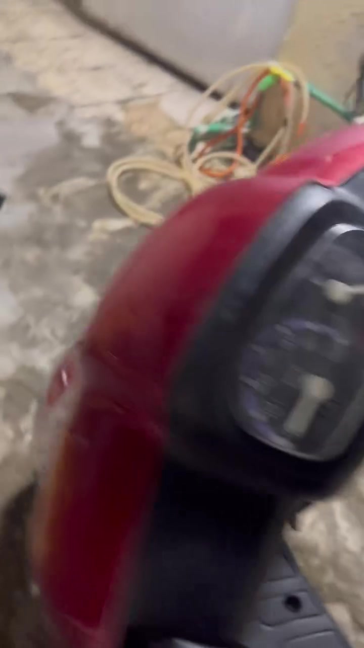 ماطور للبيع شرط شاصي خدش مابي كهربائيات شغال هيكلو نضيف كدام العين سلف بس باتري ويشتغل سلف خلاطات شغالا دبل لايت ابيض ازرك ماطور جديد كلشي ماتصرف علي مكاني موصل جانب الايسر حي البكر قرب جامع الرئوف شراي راسلني عل واتساب ***********
