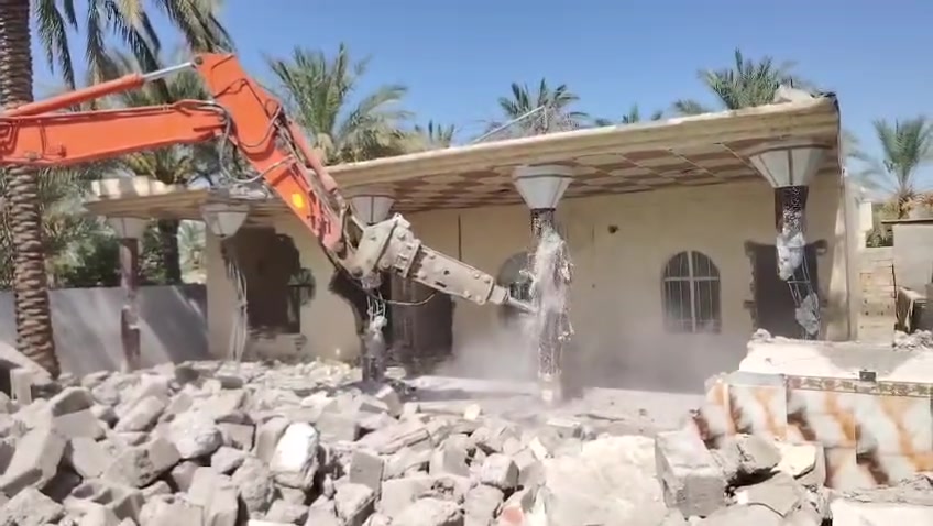 تفليش البيوت القديمه ورفع الأنقاض كافه مناطق ديالى بمواده يعني ماخذ فلوس بس المواد مع تعديل الأرضية لأتصال ‏‪***********‬‏
