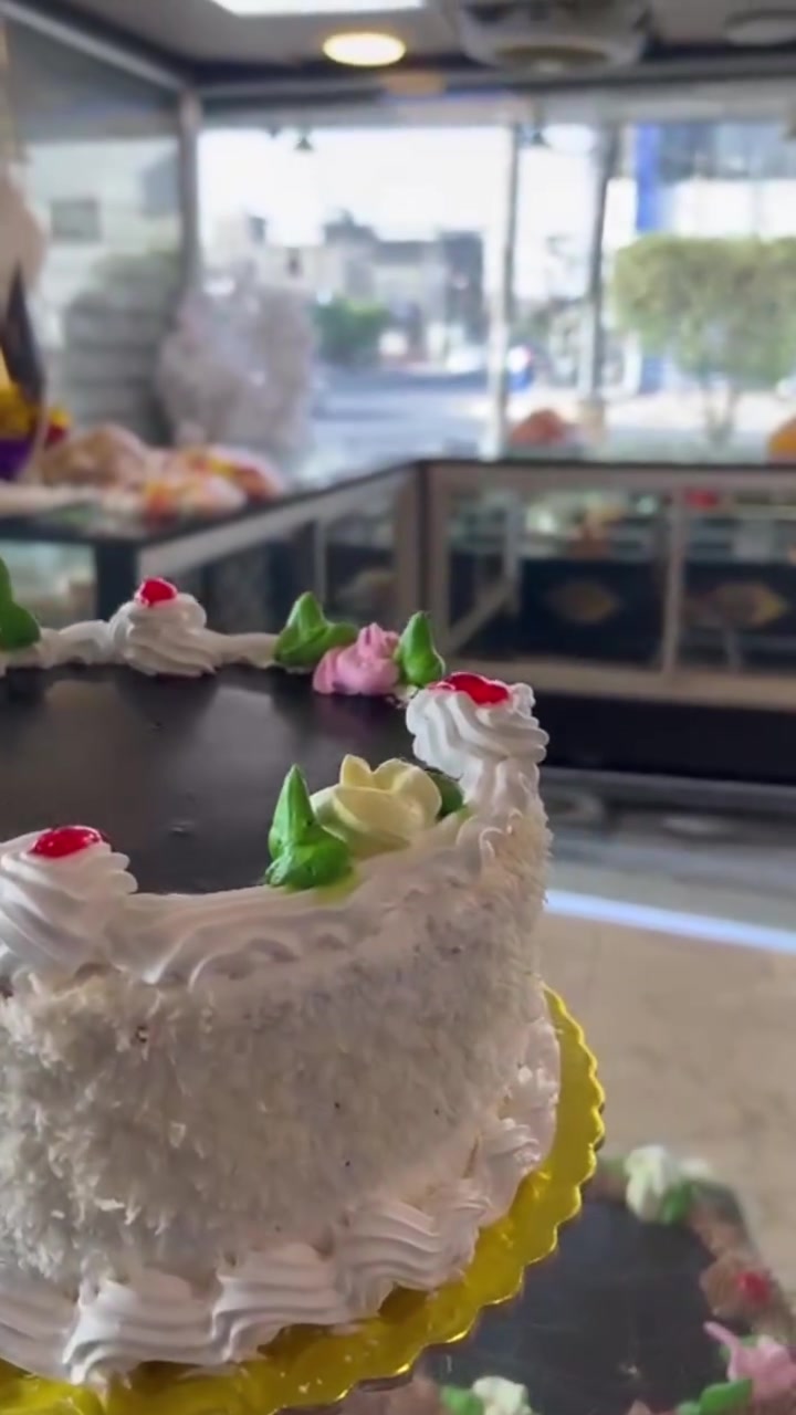 🍰✨ كيكنا غير… طعم، شكل وجودة 😍
دلّلوا أحبابكم بأشهى وألذ الكيك من حلويات ومعجنات الوردة البيضاء 🌹🤍

🔥 عرض خاص: الكيك فقط 12,000 دينار 🔥

📍 المحمودية – تقاطع حي 17
📲 للطلب والاستفسار: ***********

لا تفوّتوا العرض ❤️
أهلاً وسهلاً بكم 
متواجدون من 1ظهراً إلى 1ليلاً
