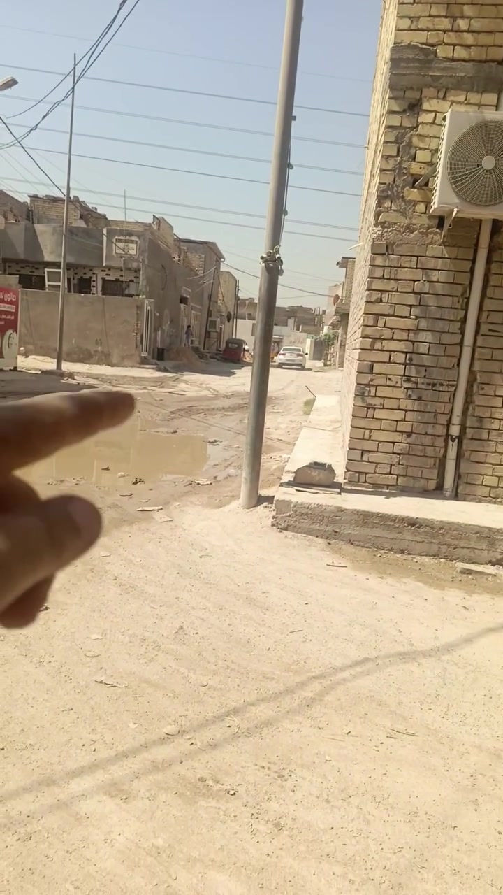 سلام عليكم من رخيص مدير الكروب بيت مساحته 53متر ركن بيت طابقين ونص يحتوي على تلث غرف نوم مطبخ حار ومطبخ بارد ستقبال وصاله وحمام وصحيات خارجيه وطرمه مي مجاري كهرباء خطين الاستفسار ***********
