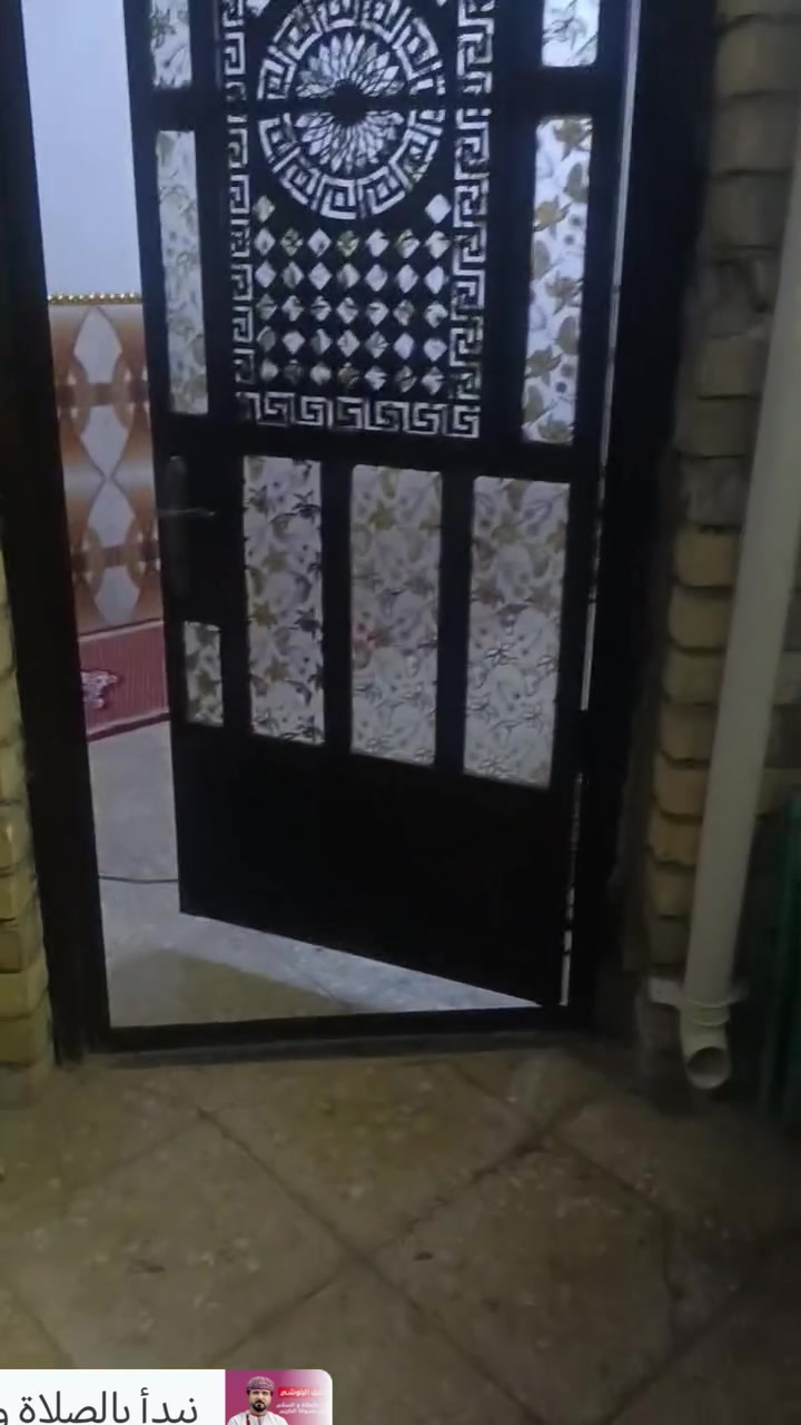سلام عليكم يوجد بيت للبيع مساحه 100ركن بزراعي نهايه شارع 15للتواصل ***********
