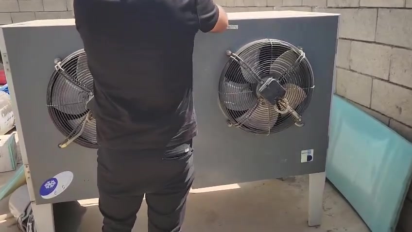 السلام عليكم غرفه تجميد ٧ نص طن فول شغال للبيع بشرط بسعر مناسب تاخذ فحص كامل للستفسار خاص او اتصل ‏‪***********‬‏
