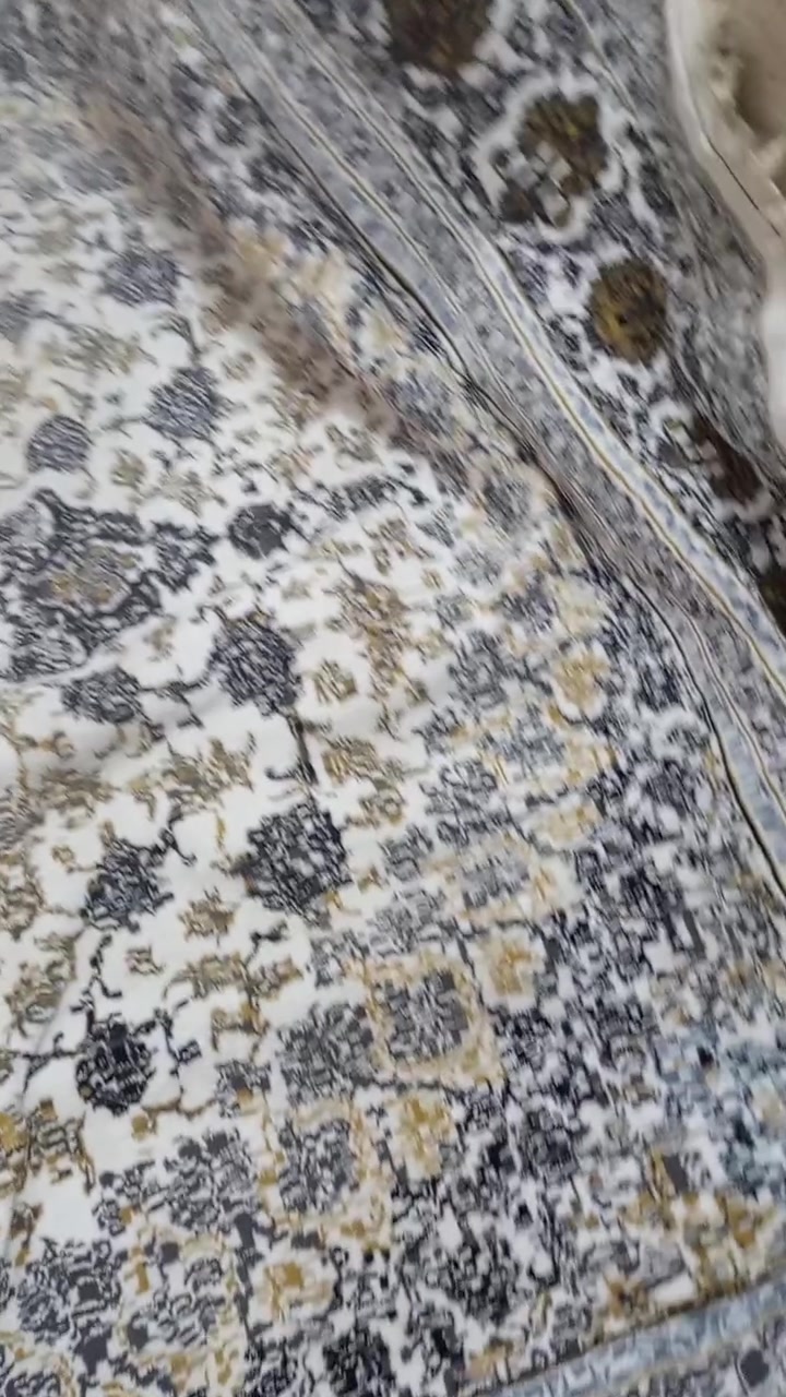 زوليه للبيع الطول سته ونص ولعرض تلاثه ونص السعر 150 وبيهه مجال مكاني كربلاء حي النواب قرب اسواق برتقاله ***********
