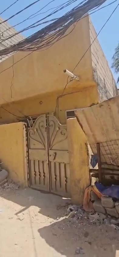 دار مساحه ٥٠م العنوان الحر الصغير شارع المستوصف يتوفر جميع الخدمات سعره ب ٢٥ مع المجال 

سيد فاضل مكتب العشار 

***********  ***********
