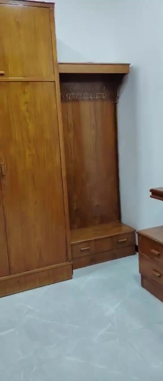 غرفه اخشاب اي ضرر مابيه السعر مليون وربع وبيه مجال الإستفسار على الرقم***********
