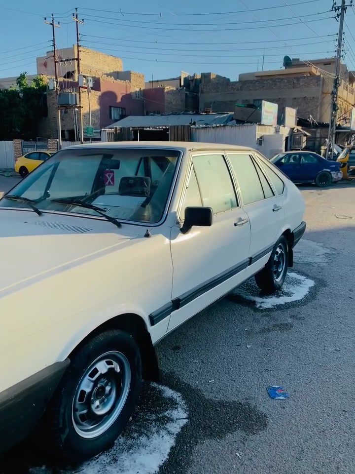السلام عليكم برازيلي ١٩٨٨ كفاله عامه السياره جاهزه على اخير حبايه بلاديه بدون صبغ هورن بلاد مسجل بلاد ماشيه ٧٢ حقيقي رقم إنكليزي بسمي تحويل ثاني يوم السعر ٧٠ وبيها مجال مكاني بغداد حي العامل ***********

