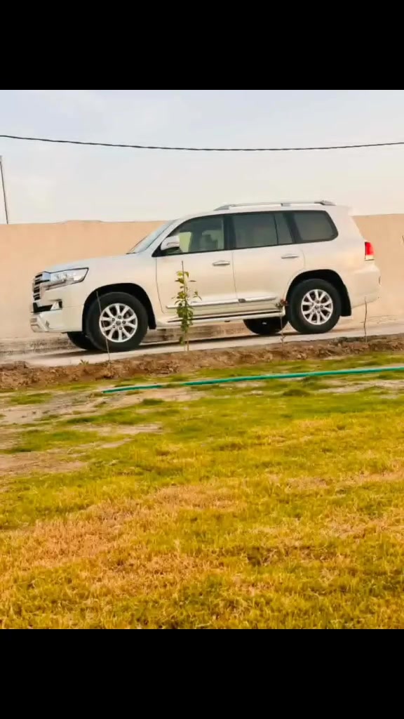 على بركت الله. للبيع لاندكروز فطيم 2017رقم بغداد بي سمي مكفوله كفاله عامه  للتواصل ***********
