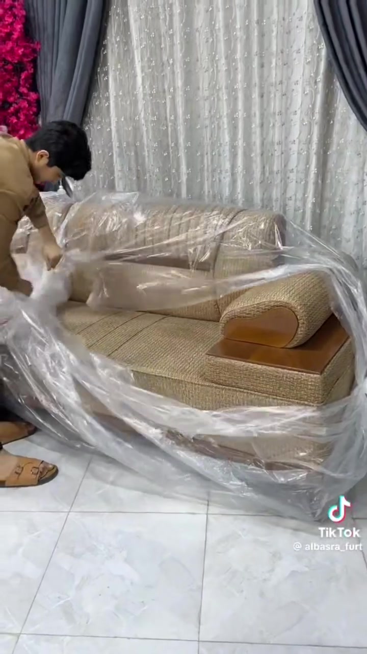عندي نفس هاذه ديوان لون جوزي بعده جديد حيل ويا كوشات تجاوات مسويته ب 500اريده ب 350بي مجال قليل حك الجيه مكاني بغداد مدينه الصدر حي طارق شارع لقديم عندي توصيل ع فحص داخل بغداد ***********
