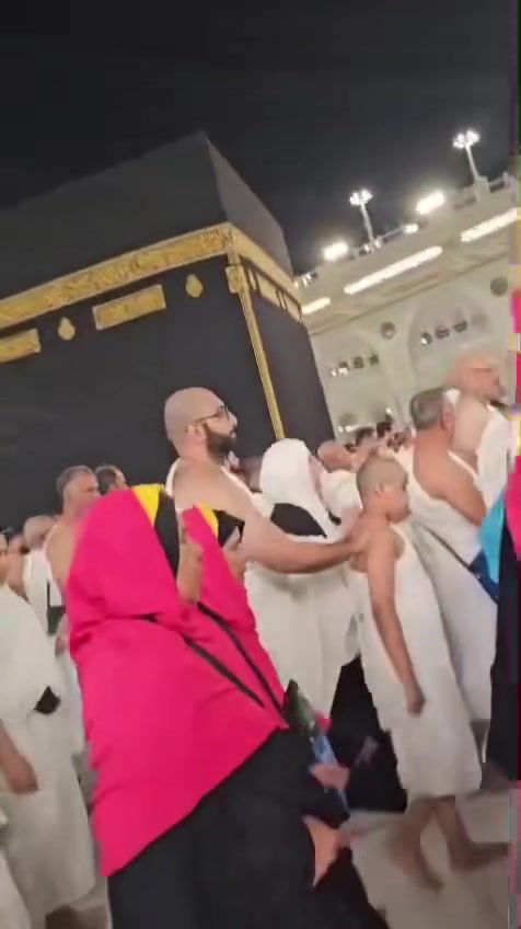 الحضور الكريم، ضيوفنا الأعزاء،#الجميع
السلام عليكم ورحمة الله وبركاته، 🤍

وأهلاً ومرحباً بكم في هذا اليوم المبارك.
نلتقي اليوم لنعلن عن انطلاق افتااح شركتنا فرع الثاني 
 [الهدى المستقيم 🍀🕊️]، 
في ابي غريب مدينة النصر والسلام في منطقة الاولى - التقاطع 
بأشراف المرشد خالد نايف
عمره بر وطيران متوفر بأنسب الاسعار 
وخدمه متوفره اثناء طريق 

للأستفسار > أرقام خالد نايف:
/ *********** 
/ ***********
 /***********. 

لقد شرفنا الله سبحانه وتعالى بأن نكون جسراً يربط قاصدي بيته الحرام بـرحلات الحج والعمرة، 
مستشعرين عِظم المسؤولية في خدمة ضيوف الرحمن لتقديم تجربة إيمانية ميسرة تليق بمكانة هذه الرحلة المباركة.وامتداداً لروح العطاء والخير، ولم نرد لجهودنا أن تقف عند حدود المشاعر المقدسة، بل تطلعنا إلى ترك أثر مستدام في الأرض المباركة القريبة إلى قلوبنا؛ 
القارة الأفريقية. ومن هنا، أطلقنا قطاعنا الإنساني والتنموي المتخصص في حفر الآبار وتوفير المياه النظيفة للمجتمعات الأشد احتياجاً، إيماناً منا بأن سقاية الماء هي أفضل الصدقات، وركيزة أساسية لتنمية الحياة والاستقرار.إننا في [اسم الشركة] نلتزم أمامكم بتقديم أعلى معايير الجودة والأمانة، سواء في رعاية الحجاج والمعتمرين، أو في تنفيذ مشاريع حفر الآبار بدقة وإشراف مباشر، لنكون يدكم الأمينة في صناعة الأثر وابتغاء الأجر.نشكر لكم حضوركم ودعمكم الغالي، ونسأل الله العلي القدير أن يبارك في هذا الجمع، وأن يوفقنا جميعاً لما يحبه ويرضاه.
والسلام عليكم ورحمة الله وبركاته.
