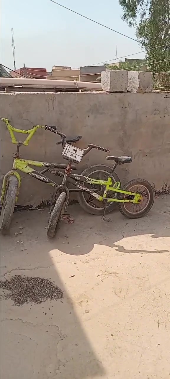 سلام عليكم 
بايسكلات العدد 2 بي أم أكس BMX خوات واحد جبير  و الثاني اصغر عاطلات يرادلهن تصليح كل واحد يرادله خمس آلاف اثنينهن رايدهن ب  ألف50000