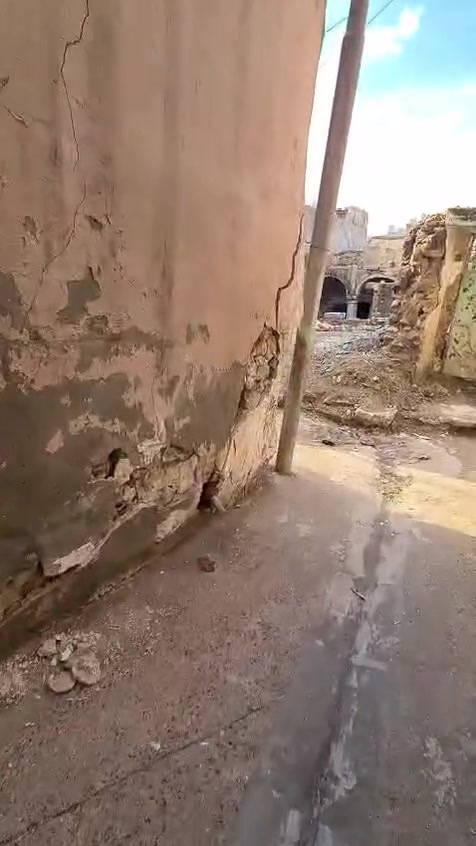 بيت في القديمة منطقة اليهود قريب عن جسر الخامس  مساحة ٧٠  متر  مع فضلة ٣٠ متر مسجلة بالسند 
٤ غرف مع حمام ومطبخ ، البيت بحساب ارض صالح للسكن 
بيع مستعجل وبسعر جدا مناسب ، رجاءا العرض مابي اي مشكلة شرط التحويل قبل فترة عرضتو يوميا واحد يكتبلي اخاف بي مشكلة لانو رخيص،  اخوان اريد ابيعو لان محتاج افلوسو السعر ٢٥ مليون وبي شوية مجال .  لحد يكسر بي رجاءا. 
للإستفسار يرجى التواصل معي ***********
