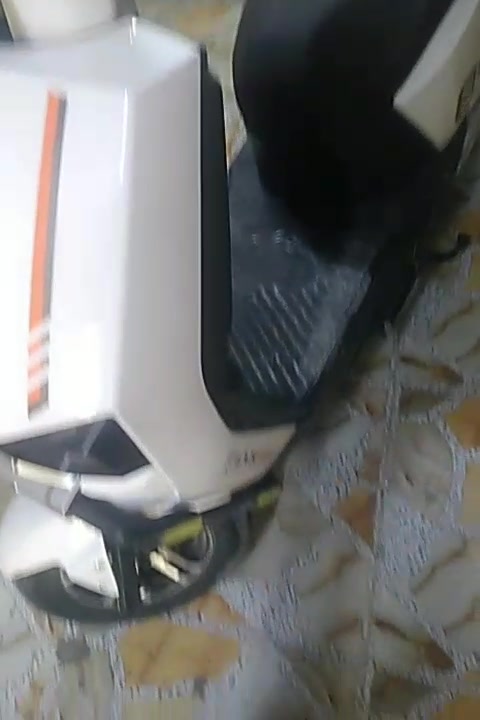 الموقع محموديه ناحيه الرشيد دراجه تاند ماخذها بواحد ماخذها مليون ومئه اريد ابيعها ب 800 واللي يحب يراسل خلي يراسلني على الواتساب راح احط الرقم***********