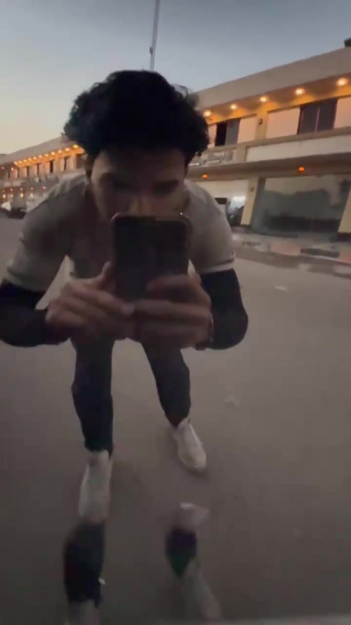 من رخصه الادمن جمس سيرا ٤سلندر موديل ٢٤ تو ويل مكينه ٢٧٠٠ توربو سياره اليفيشن دشبول دجتال بدون ارباك سياره ماشيه ٢٣ الف رقم بغداد سياره بيه بارد فقط *********** اث ***********سعر مناسب
