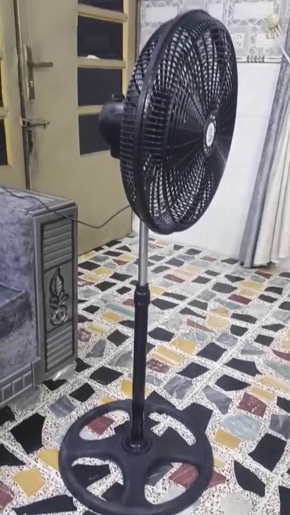 للبيع للبيع للبيع
بنكه كراون اصليه ملف نحاس 
سلايت صعود ونزول 
خمس ريش بنكه متحركه 
جديده كلش مثل متشوفه بلتصوير
السعر 45 
مكاني الفلوجه 
الاستفسار الاتصال ع الرقم 
***********

