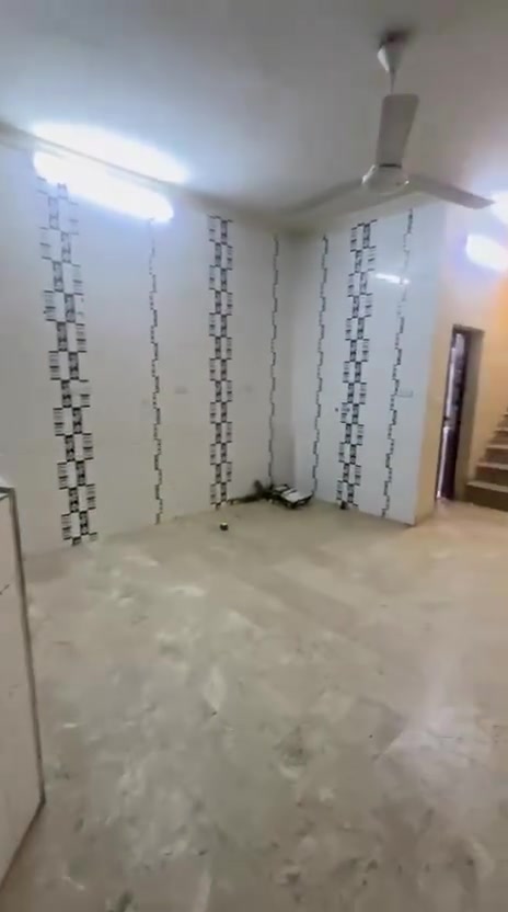بيت 🏠 للبيع بحي الاكراد بسعر مناسب
خلف مستشفى الشرق الاوسط 
طابقين ونص (( غير مشمول بل منصة ))
100 متر بناء  2018 درجة اولى  نظافة 100‎%‎ 
نظافة البيت ممتازة وموقع ممتاز 
السعر على الواتساب للشراي ***********
