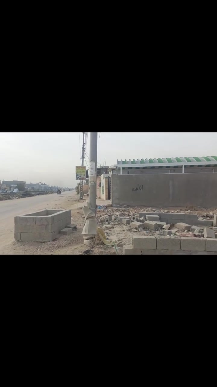 السلام عليكم
قطعه مساحه 200 متر 
طابو زراعي سند 25 قرار محكمه 
وجه قطعه 10 متر 
خدمات كامله موقع تجاري يصلح سكن او اي مشروع بالك 
يبعد عن شارع العام طريق زوار 400 متر 
سعر 165
موقع كربلاء منطقه سيد اسماعيل 
***********
***********
