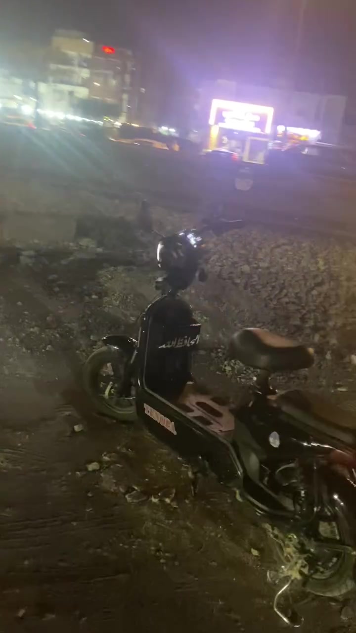 دراجة شحن حجم 14 كلشي ما بيهة شاحنتهة اصلية السعر 210 و بيهة مجال للطيبين عنواني بغداد الدورة للتواصل ***********
