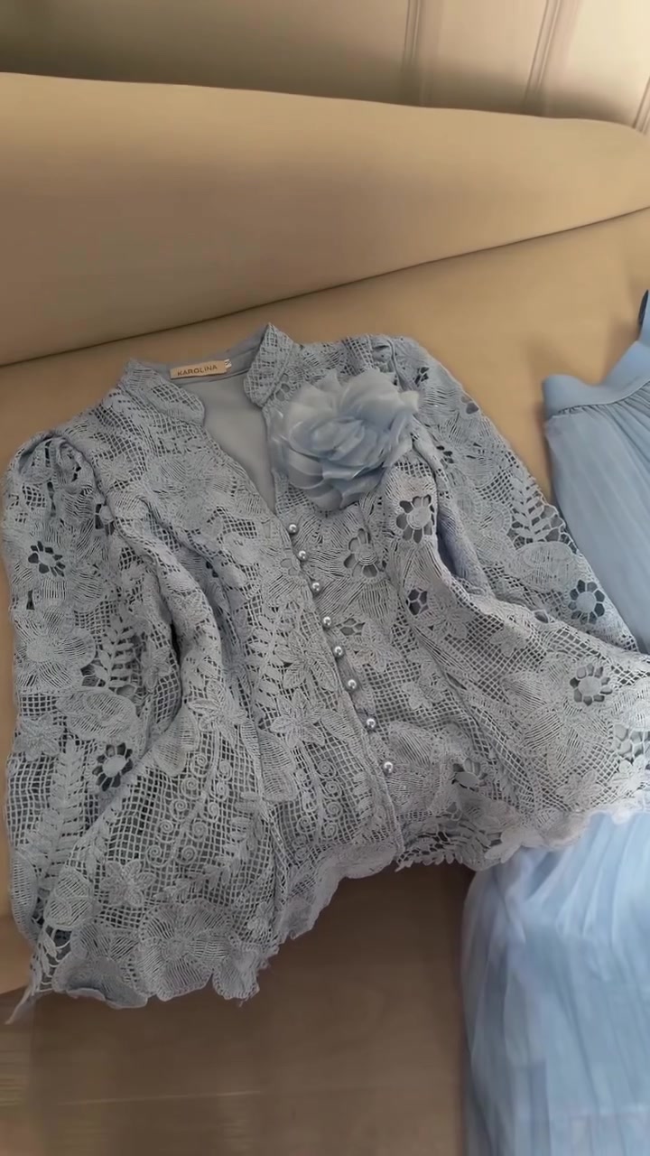 طقم كلاسيكي يليق بالذوق الراقي 💎
تفاصيل دقيقة وخياطة متقنة 

طـول الجاكيت 65cm
طـول التنوره 100cm
#القياسات_36_38_40_42_44
