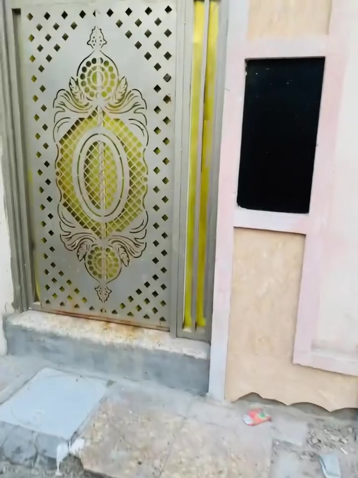 السلام عليكم
بيت بالدسيم مقابيل قطاع ٣٨ قريب على الشارع مساحه ١٠٠ 
طابق ونص بناء بلوك 
للاستفسار الاتصال على الرقم 
***********
