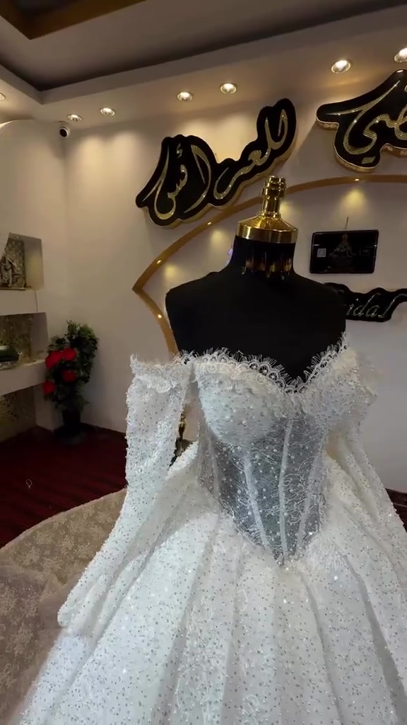 جديد • مجمع قصي • فستان عروس
