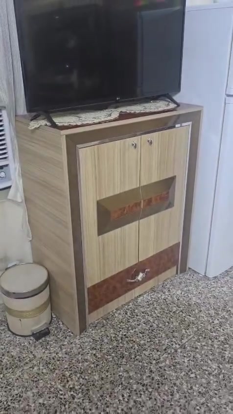 اسلام عليكم غرفه تركيه درجه اولا تكمه واخت الجديده صبغها كله حراري 9قطع سعرهاا مليون و250 الف رقم مكاني بغداد الهاتف ***********
