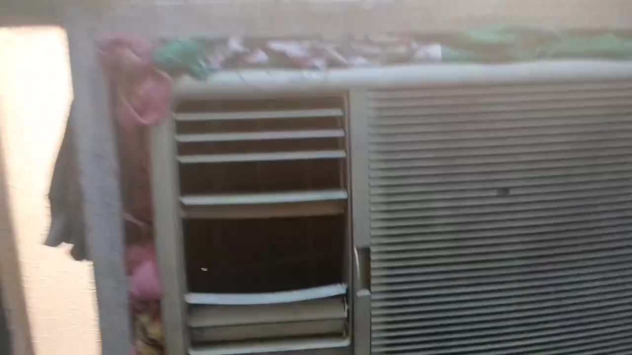 مكيف للبيع حتمال منقص غاز سعر 150 وبي مجال للطيبين .... بغداد مدينه الصدر ***********
