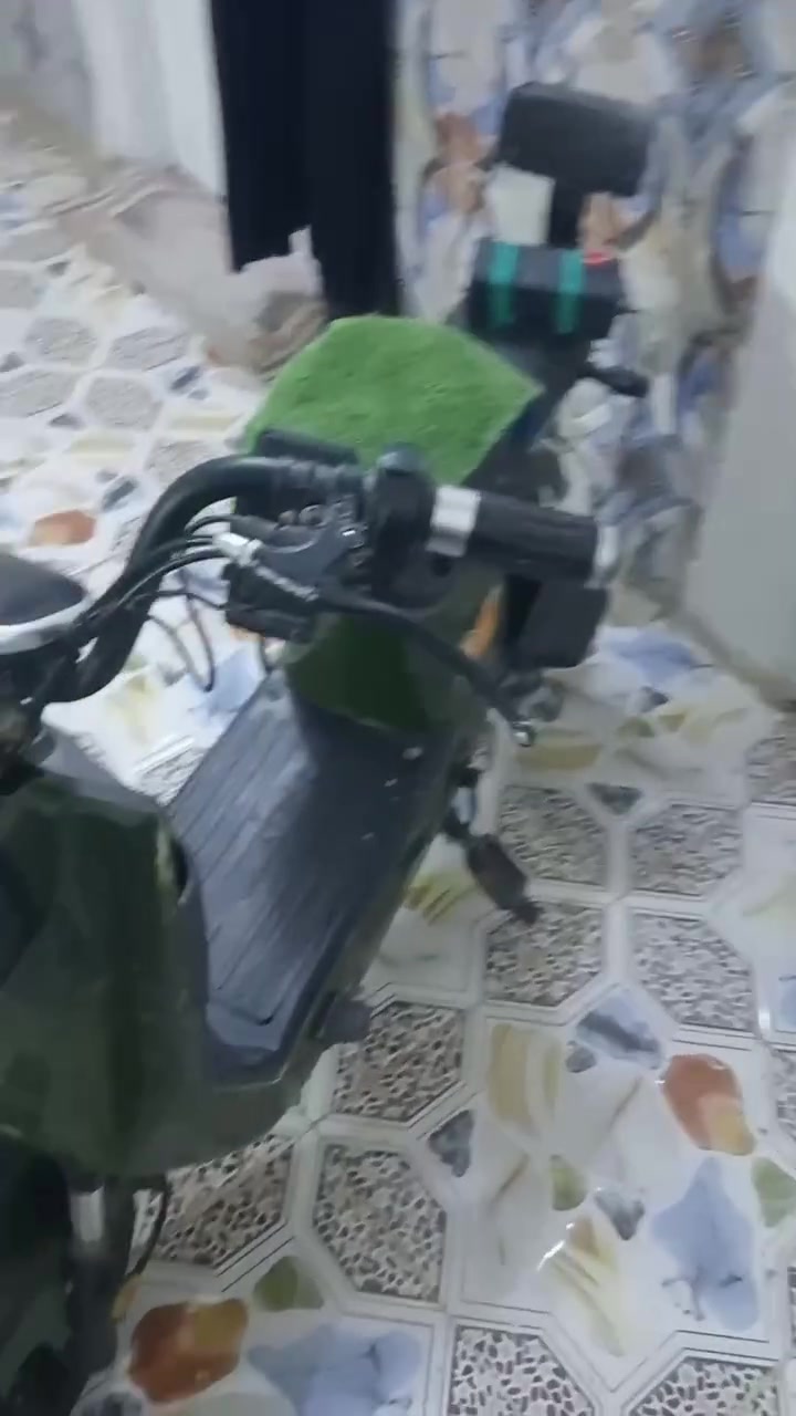 دراجه شحن مثل ما بصوره عوزها بس بطارات لن يستهلك ذن بسرعه سعر 150وبيها من مجال قليل الرقم وتساب أو تصال ***********
