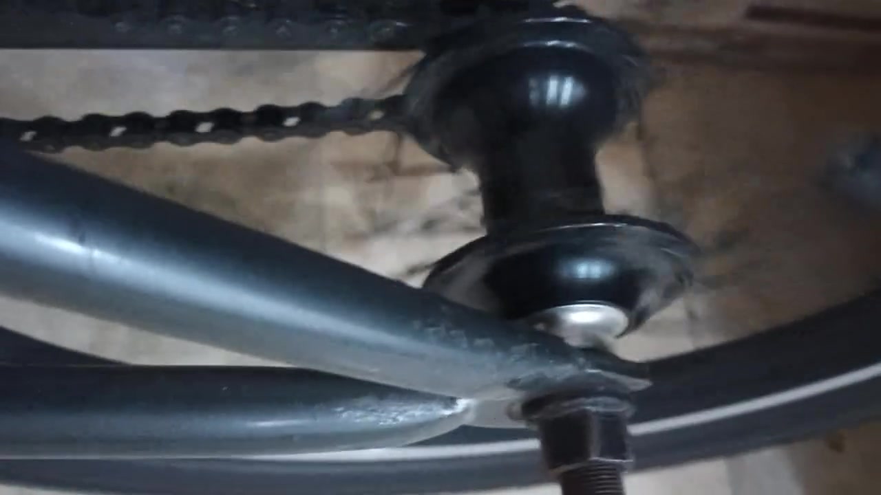 السلام عليكم بايسكل BMXGT للبيع
مكينه طرب السعر   160 وبي مجال حك الجيه الرقم***********
