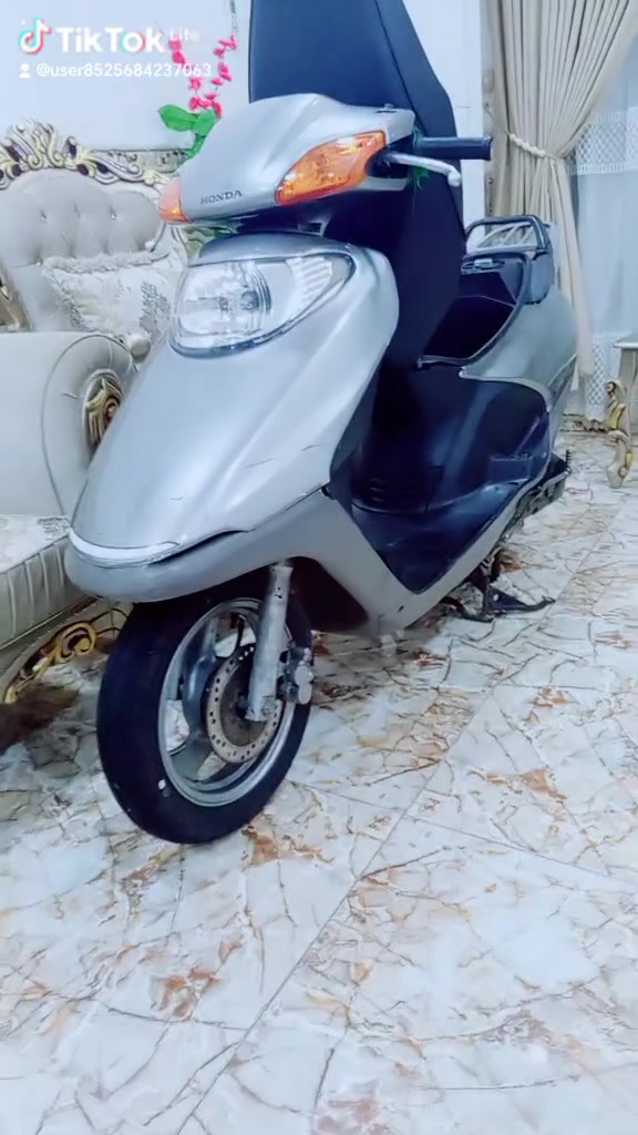 سلام عليكم دراجه سبيسي للبيع دراجه كامله من كلشي كهربائيات تخم تاير جديد مفتوحه مرا وحده بس نضيفه أخت الرمبه كفر اصلي ستفسار ***********
