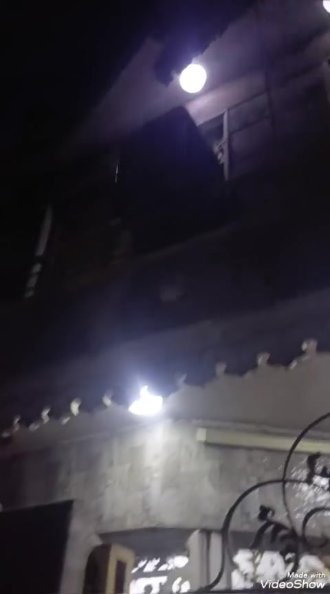 السلام عليكم اخواني اخواتي الأعزاء..
دار 🏡 للايجار مساحه 50م طابقين..
يحتوي على صحيات خارجية الدار مدخلين 
✅استقبال..
✅صالة بنفس الوقت مطبخ حار وبارد 
✅صحيات داخلية 
✅ الطابق الثاني غرفتين نوم مع صحيات..
✅ الدار كامل تانكي سخان ماطور واير سحب مولد 5 امبيرات مجاني مع الدار..
✅ العنوان البلديات ضياء الحلفي مقابل عمارة ابو اسعد..
✅ للاستفسار 📞 متوفر واتساب 🌐 وماسنجر 🌐 وخاص وبخدمتكم..***********
