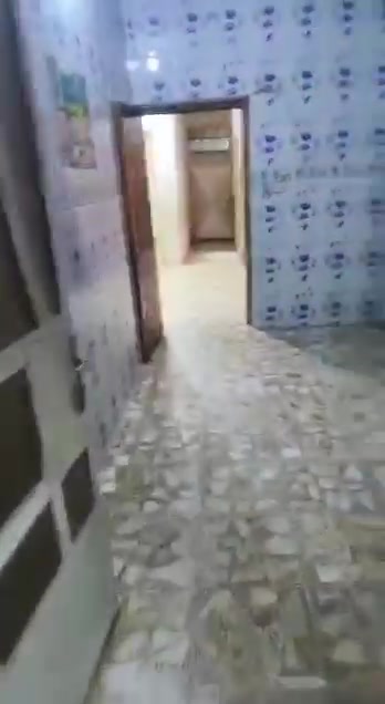 السلام عليكم 
بيت للبيع طابق واحد 100متر مربع البيت طابق واحد جاهز 
العنوان الشعلة مقابل قطاع سابع شارع حسينية الحوراء زينب 
تائهة الفرع قبل نهر ب ٥ إلى ٦ بيت
السعر 83وبي مجال للشراي الاستفسار ***********
