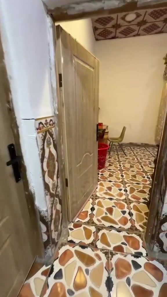 زراعي للبيع حي الاندلس مساحته البيت الأول 300 متر غرفتين وصاله ومطبخ وديوان جبيره مع صحيات الخارجية مقابل ديوان مع صحيات مقابل بيت نظيف سيراميك سقف كونكريت مسلح البيت حلوومرتب السعر 55وبي مجال الستفسار ***********
